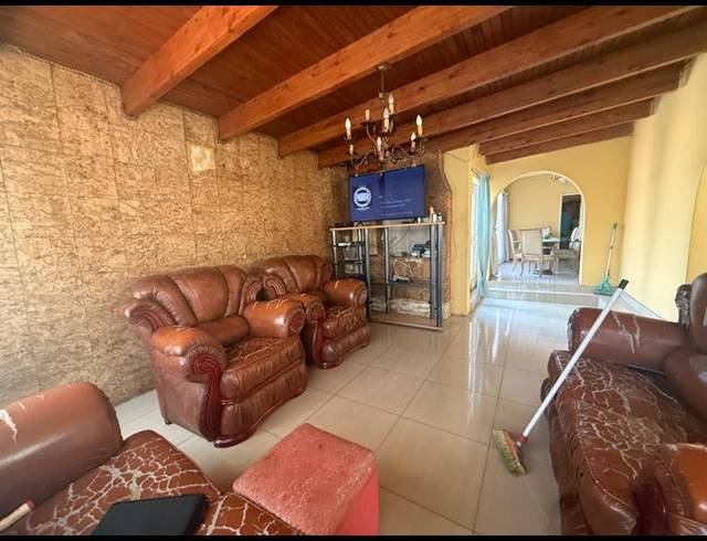 4 BEDROOM HOUSE FOR SALE IN VANDERBIJLPARK SE 7